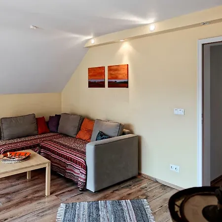 B10-sky Apartment